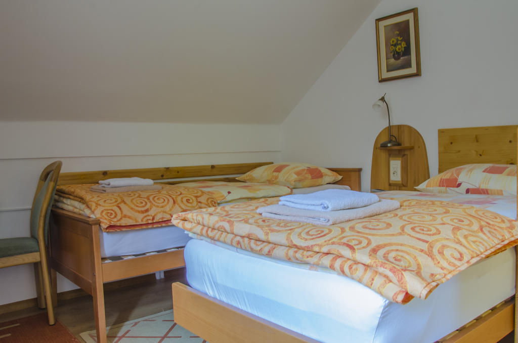 Miskar Rooms Cerknica Zimmer foto