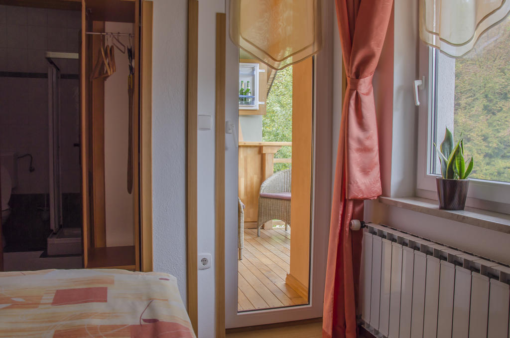 Miskar Rooms Cerknica Zimmer foto