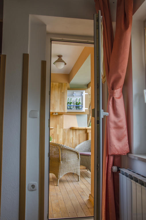 Miskar Rooms Cerknica Zimmer foto