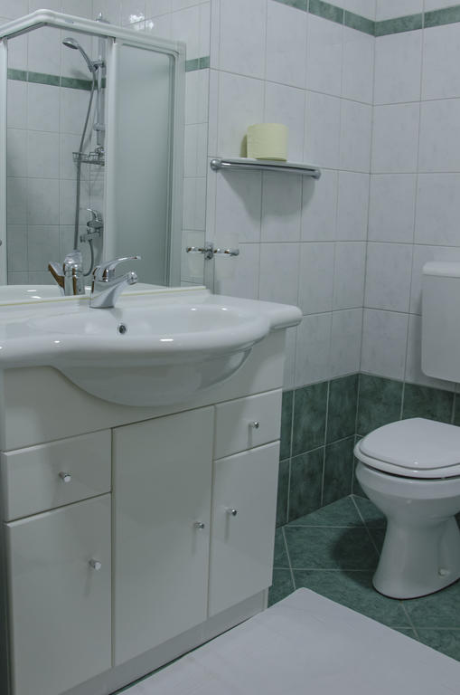 Miskar Rooms Cerknica Zimmer foto