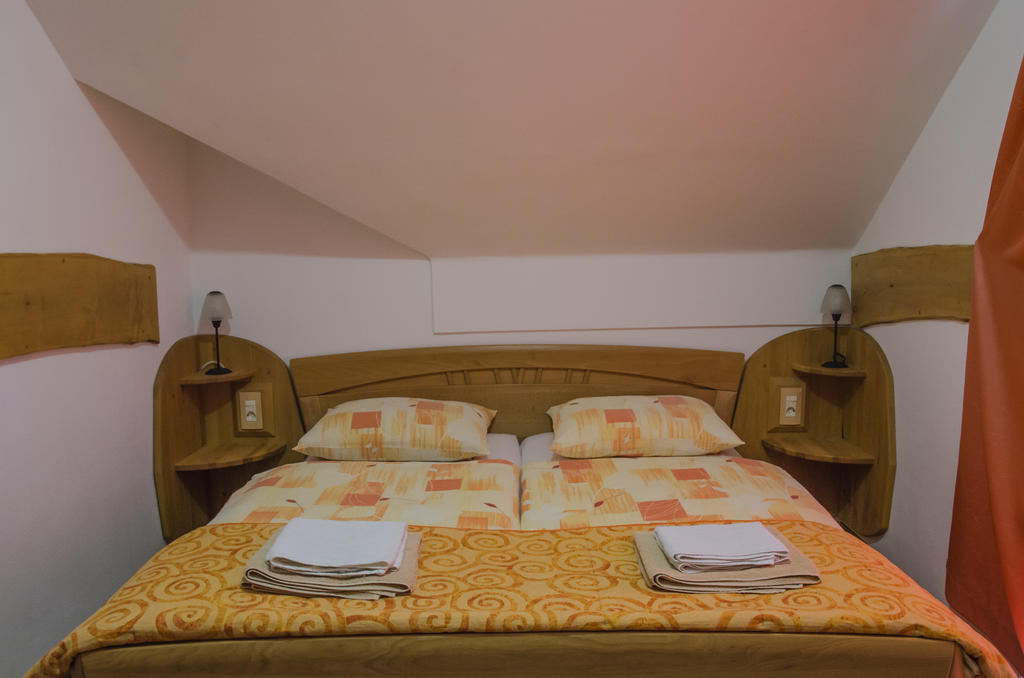 Miskar Rooms Cerknica Zimmer foto
